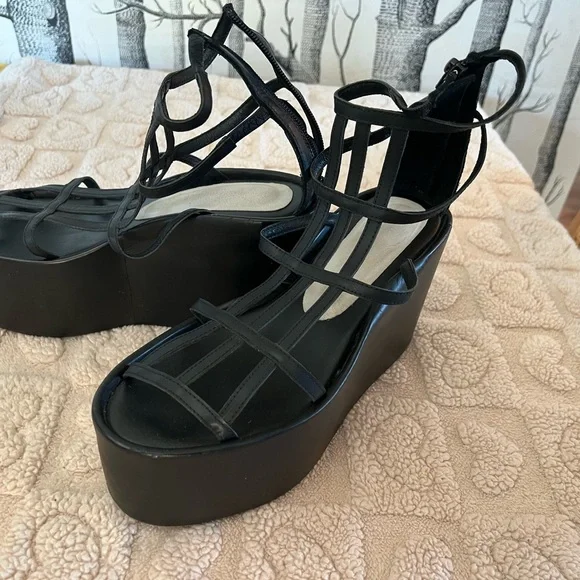 Jeffrey Campbell Black Strappy Platform Sandals - Picture 3 of 6